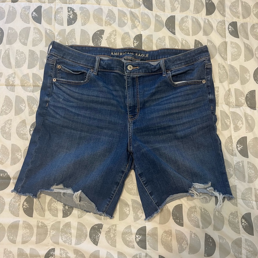 American Eagle Skinny Bermuda Shorts size 20